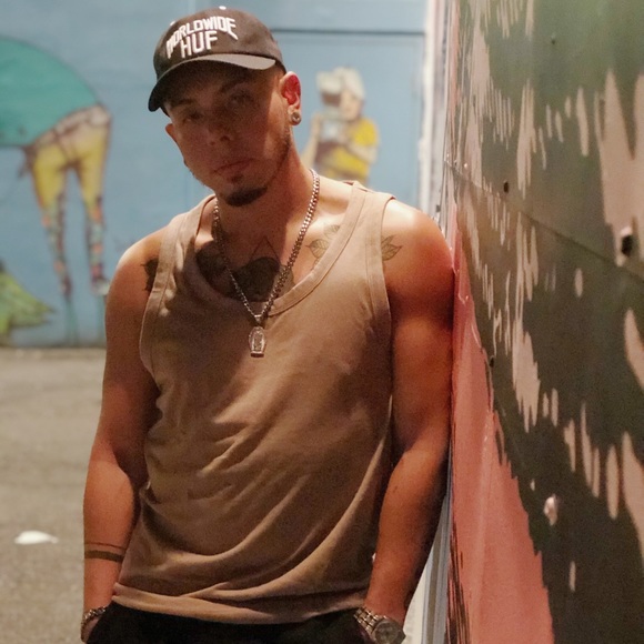 Meet your Posher, Jamesson - Picture 2 of 9